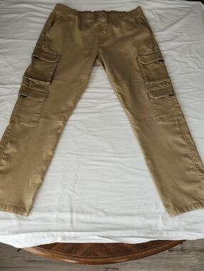 Men's Cargo Pants with Elastic Waist in Khaki